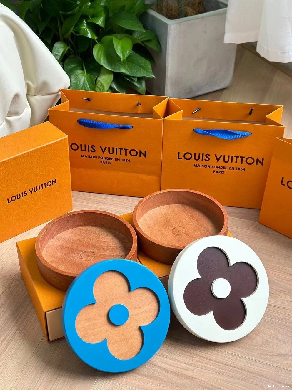 BOX CUSTOM LV FLOWER 0805